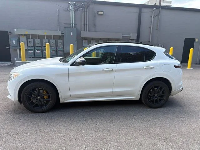 Used 2021 White Alfa Romeo Ti Sport image 4