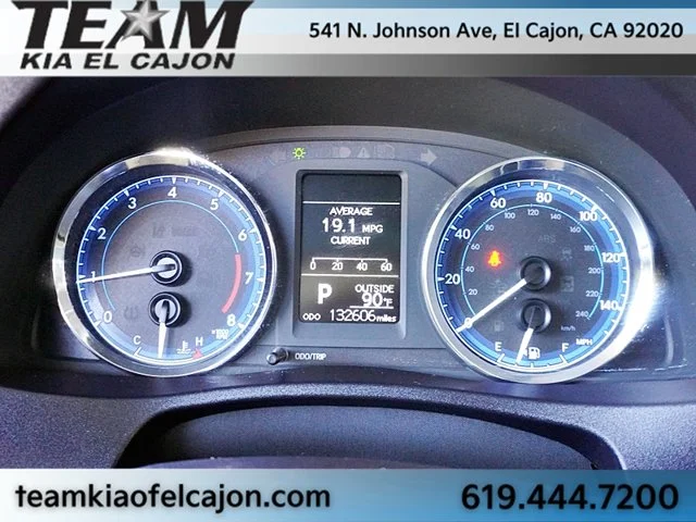 Used 2019 White Toyota LE image 31