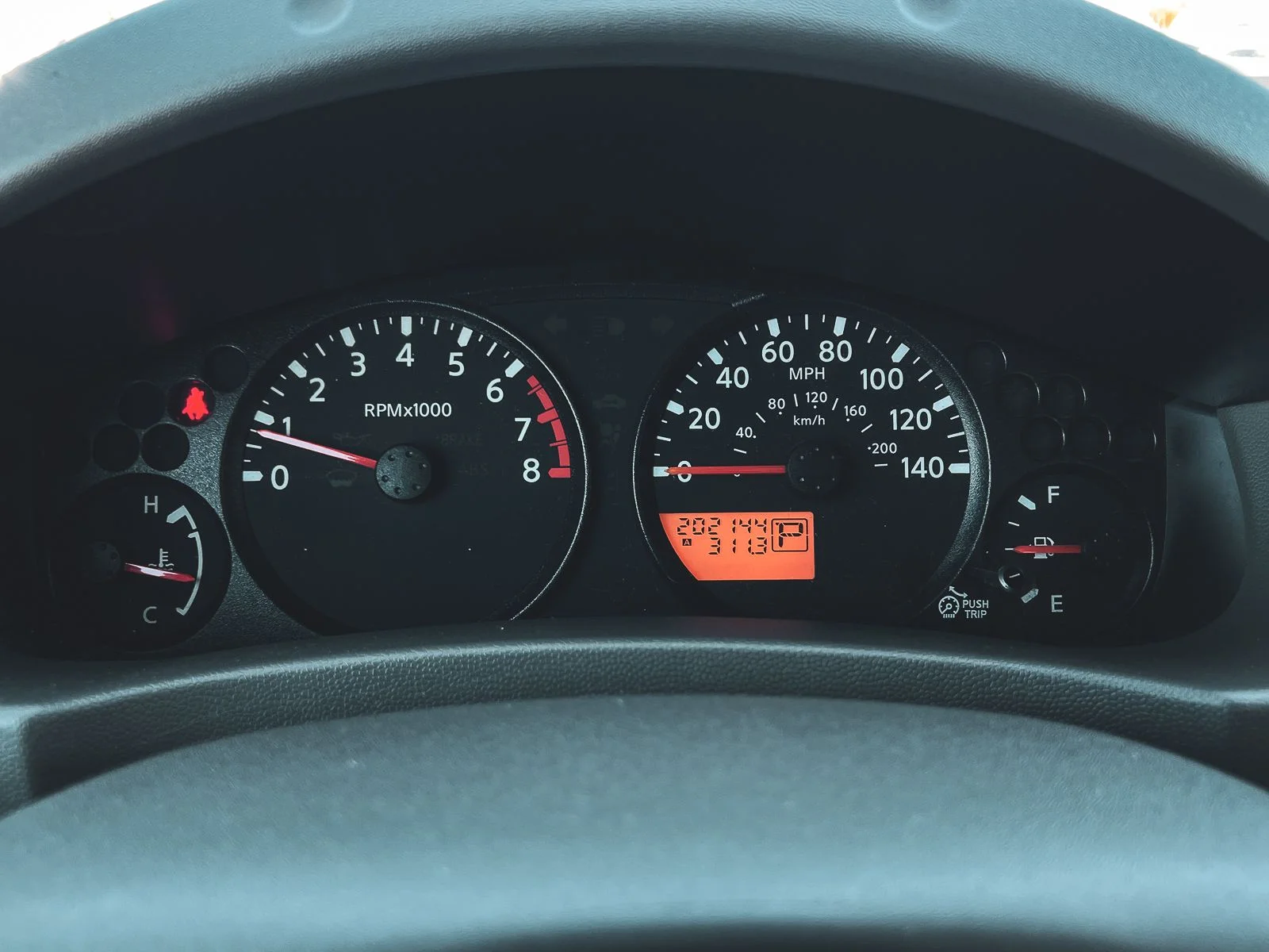 Used 2010 Silver Nissan SE image 19