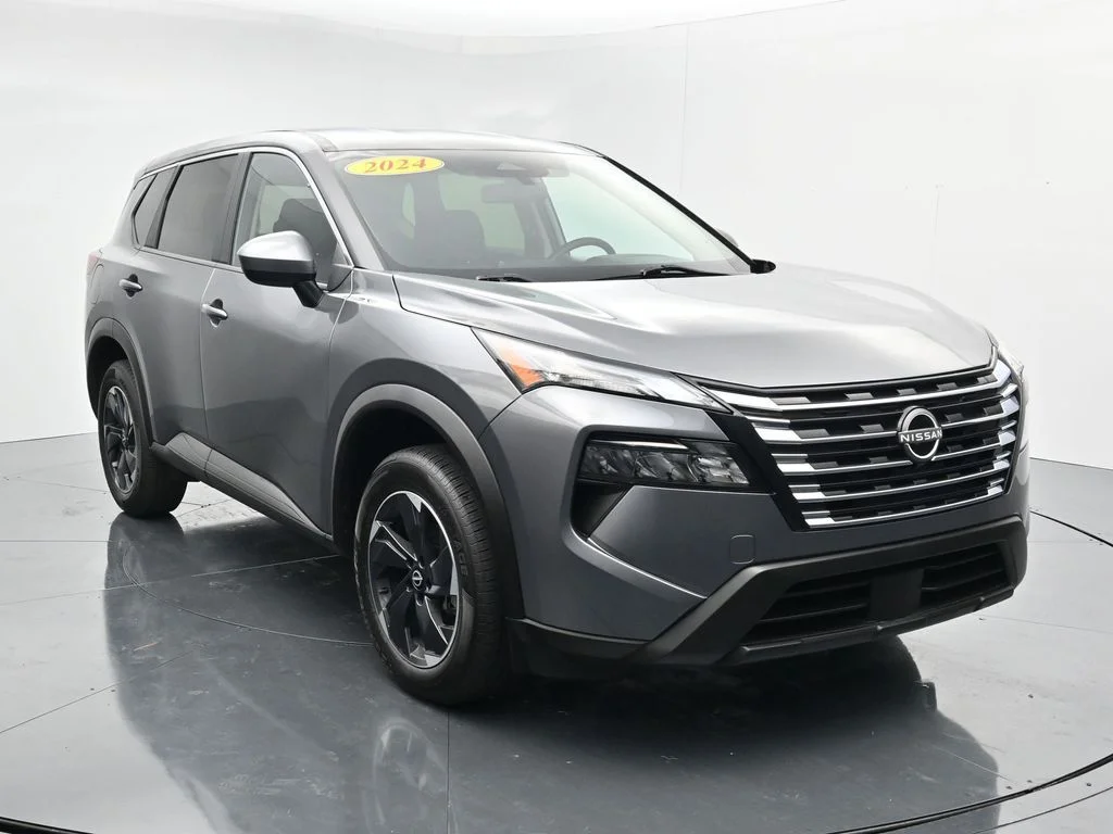 Used 2024 Gray Nissan SV image 2