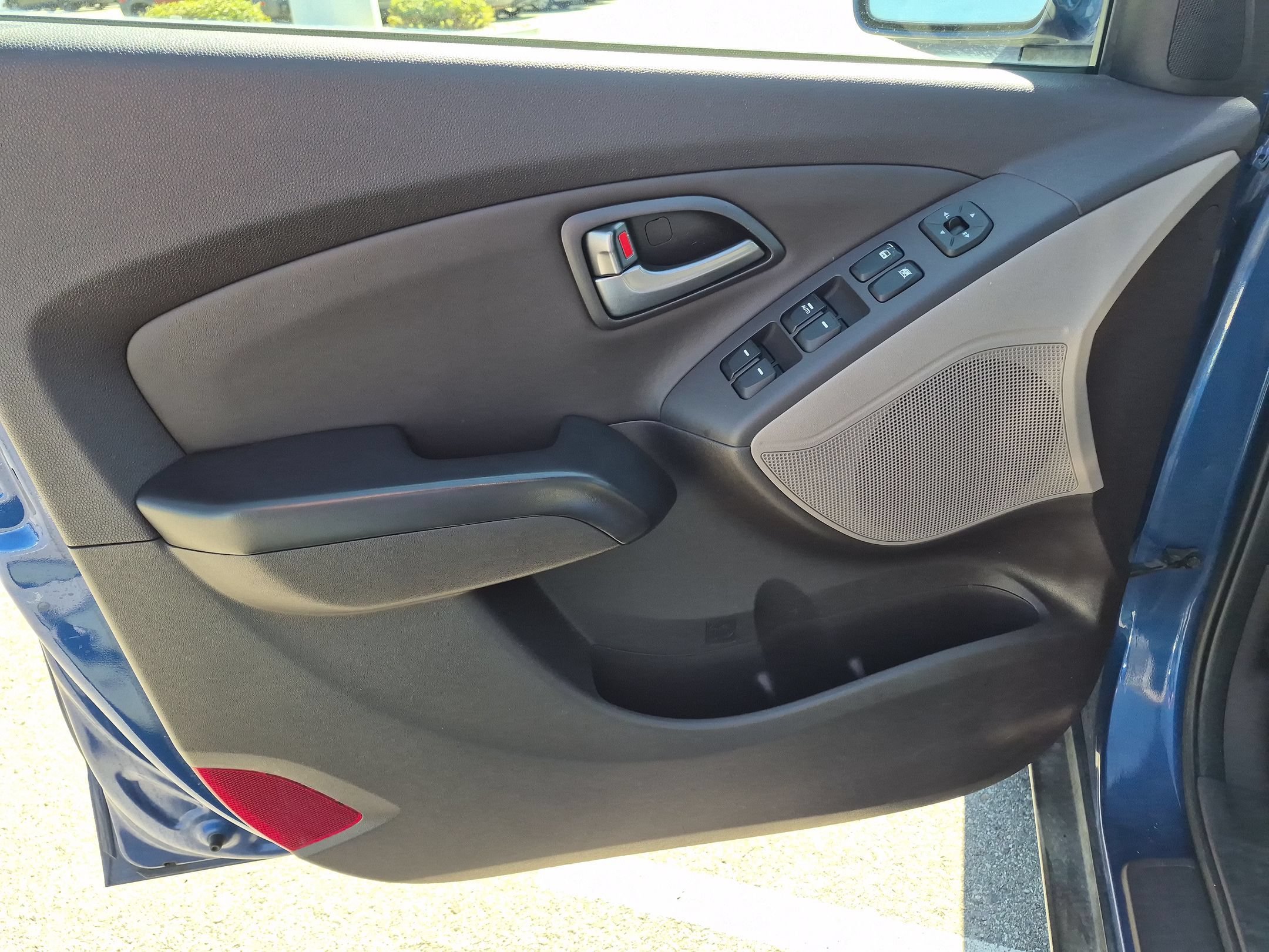 Used 2014 Laguna Blue Metallic Hyundai SE image 12