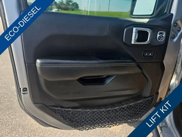 Used 2021 Silver Jeep Overland image 10