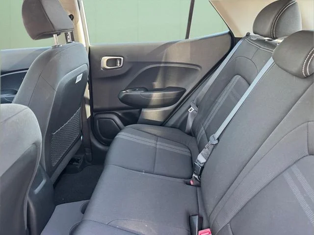 Used 2022 Silver Hyundai SEL image 10