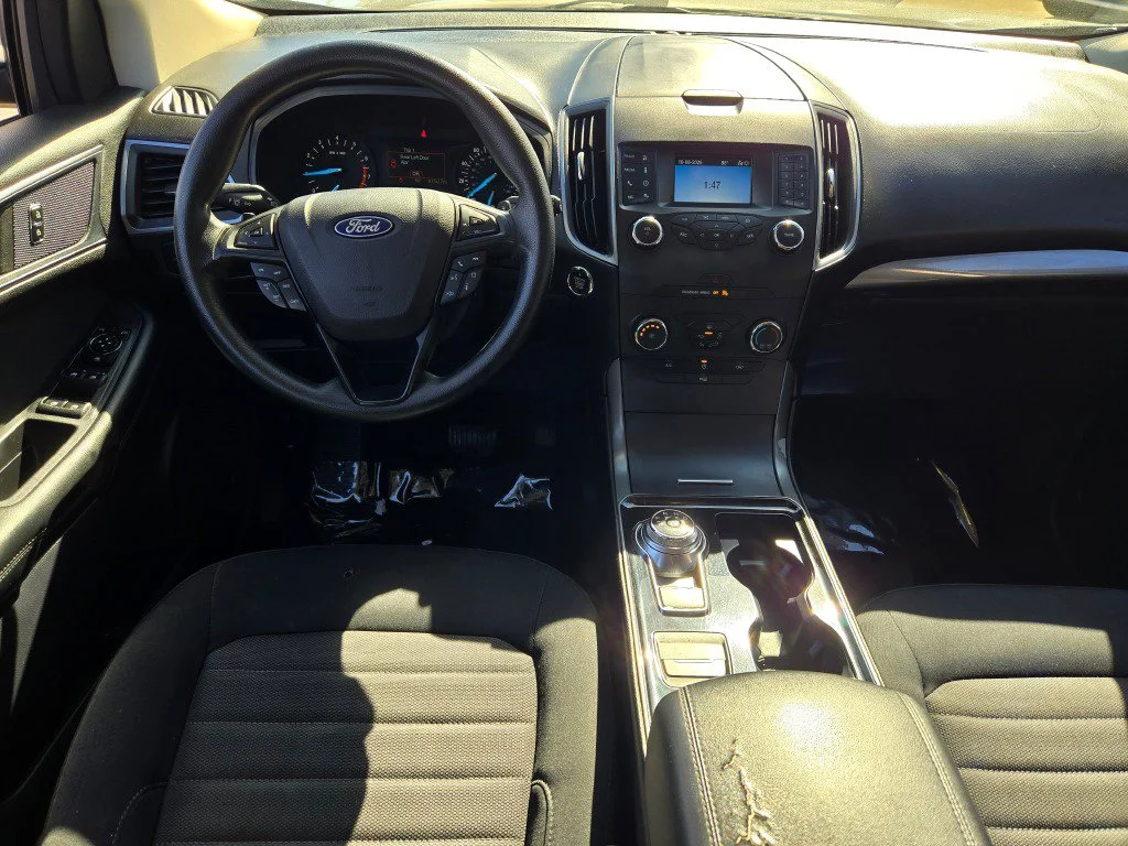 Used 2019 Gray Ford SE image 13