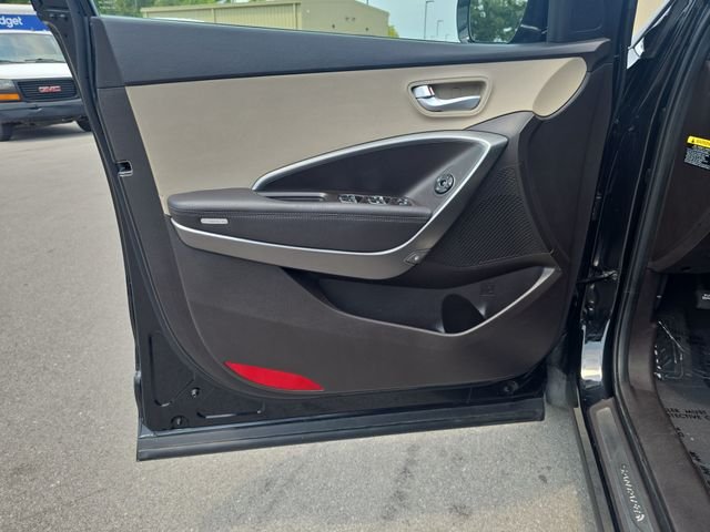 Used 2017 Black Hyundai 2.4 Base image 12