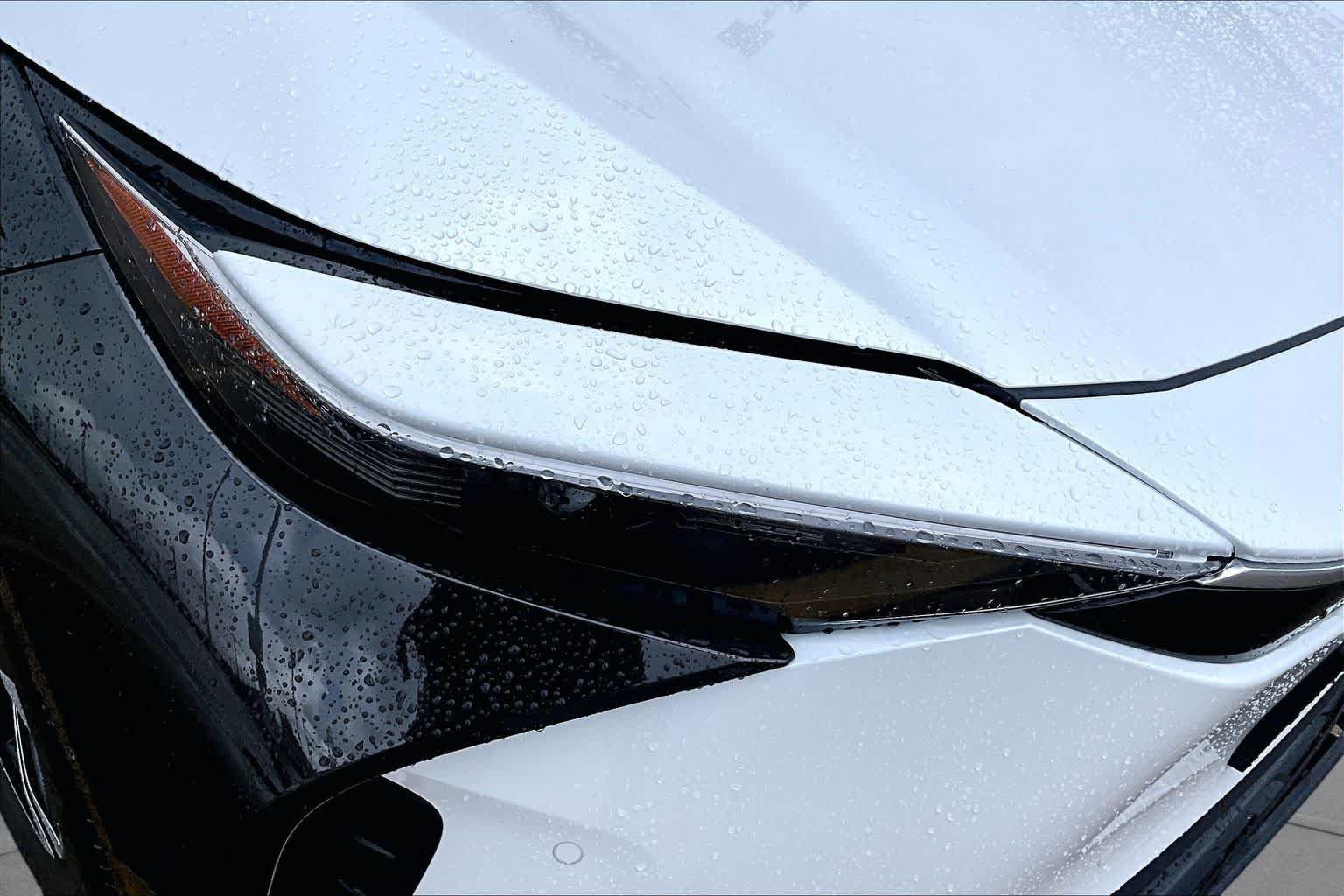Used 2024 Wind Chill Pearl Toyota XLE image 26