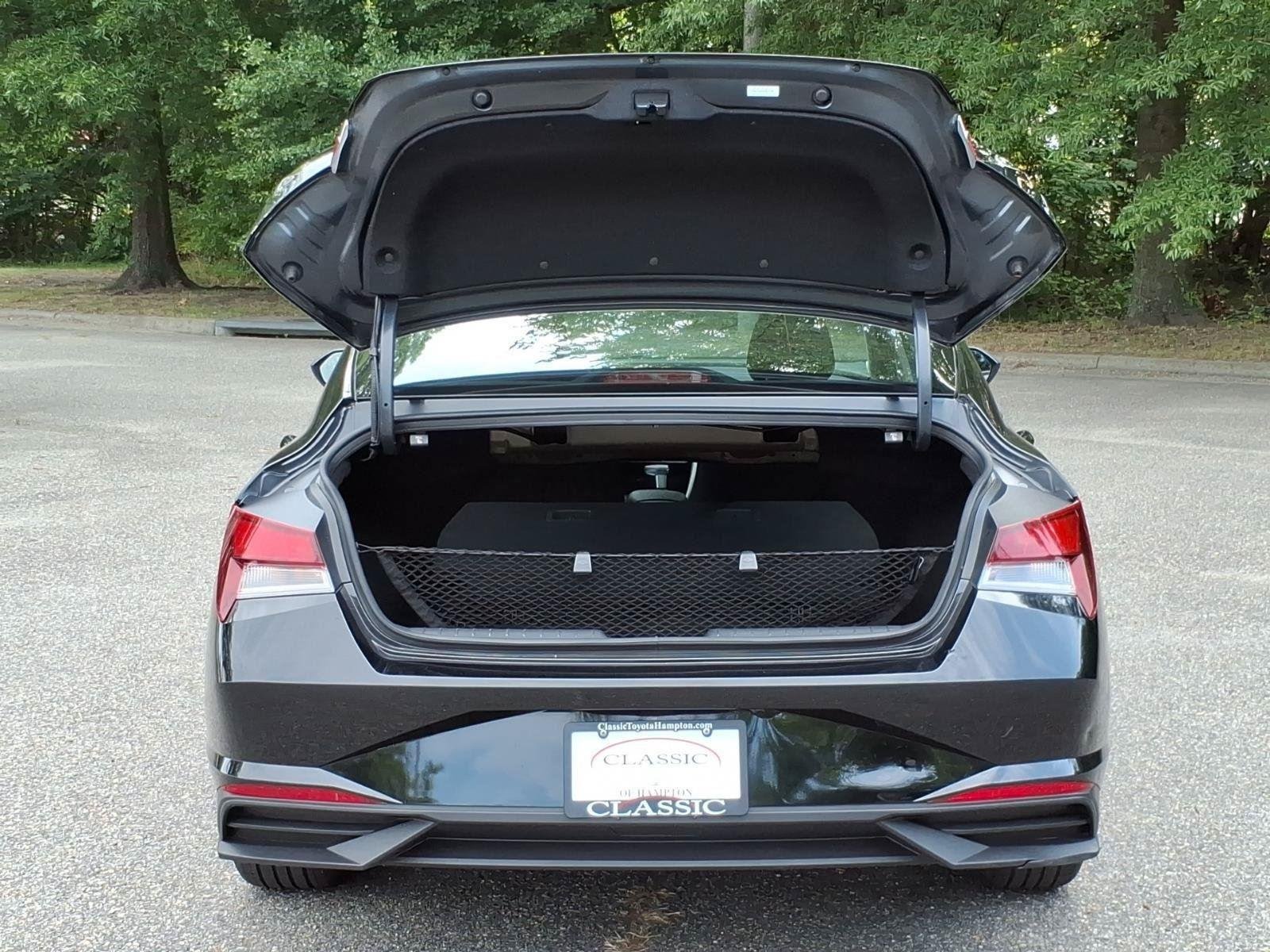 Used 2023 Onyx Black Hyundai SEL image 28