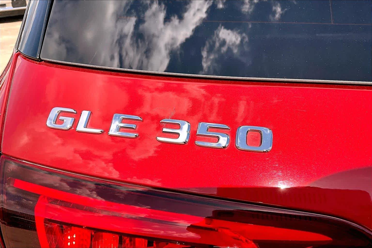Used 2021 designo Cardinal Red Metallic Mercedes-Benz GLE 350 image 10