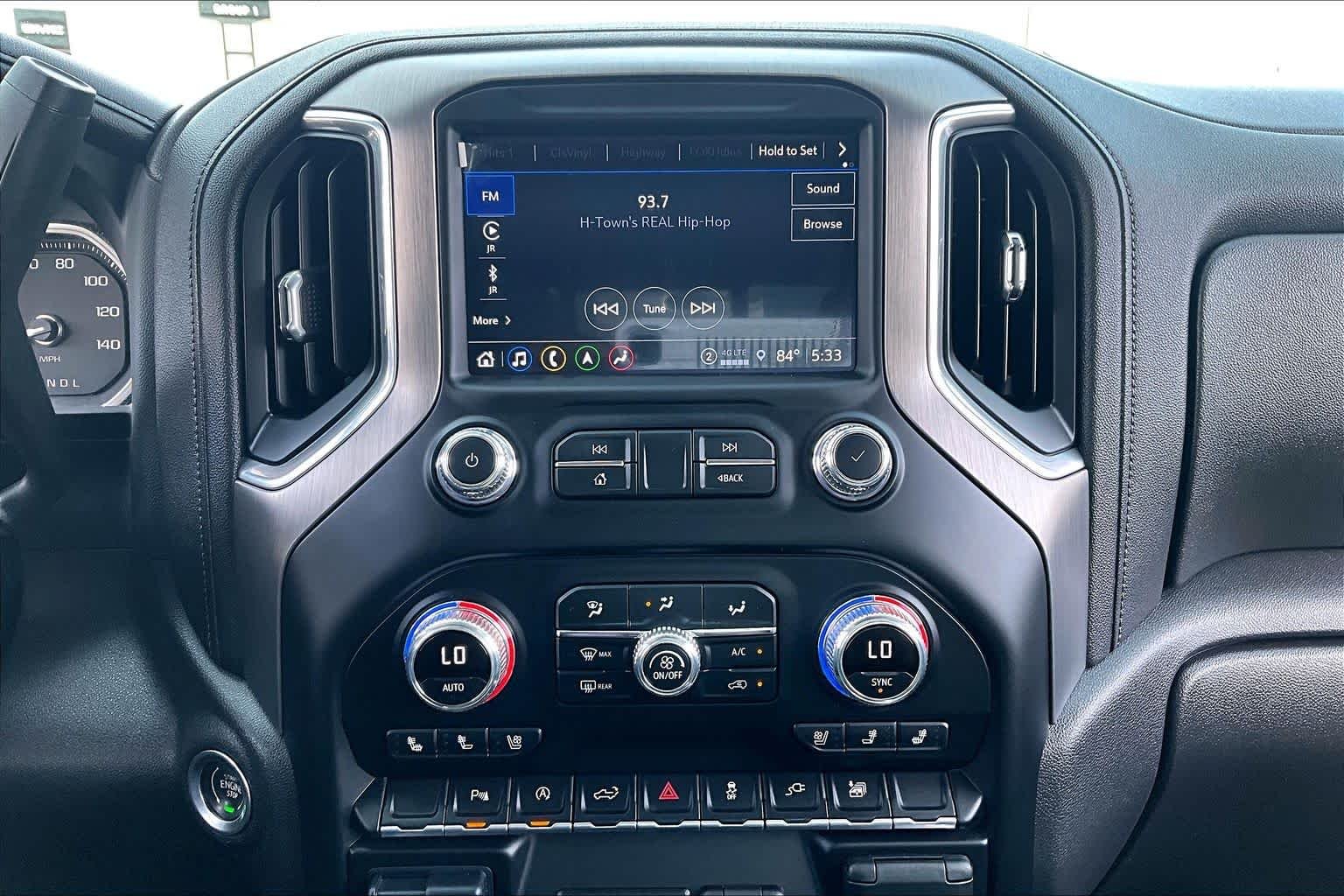 Used 2022 White Frost Tricoat GMC Denali image 34