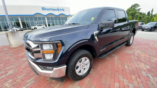 Used 2023 Blue Ford XLT image 5