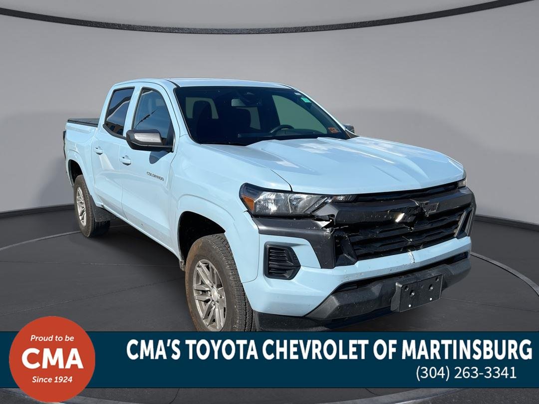 Used 2025 Snowdrift Metallic Chevrolet 4WD LT image 1