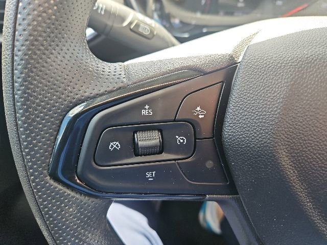 Used 2022 Summit White Chevrolet LT image 17