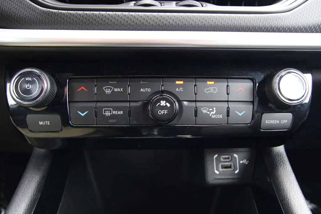 Used 2026 White Jeep Limited image 28