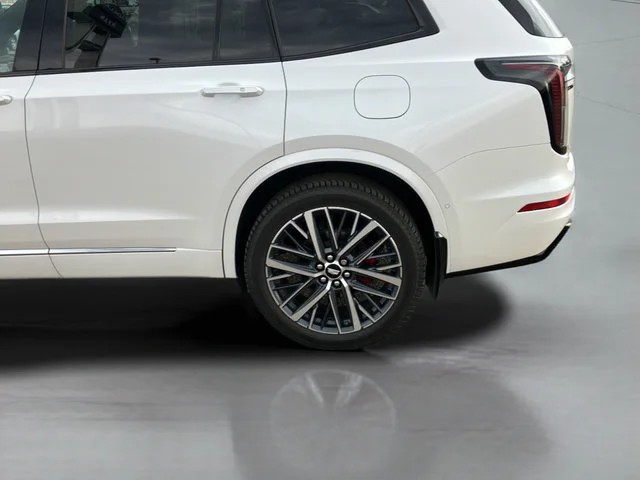 Certified Used 2023 CRYSTAL WHITE TRICOAT Cadillac AWD Sport image 34