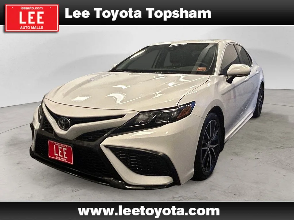 Used 2023 Ice Toyota SE image 1