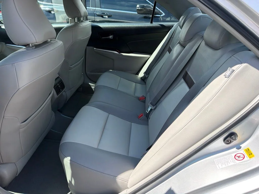 Used 2013 Classic Silver Metallic Toyota XLE image 13
