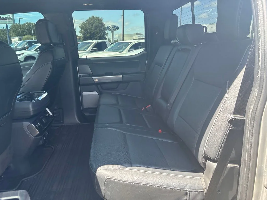 Used 2023 Silver Ford Lariat image 27