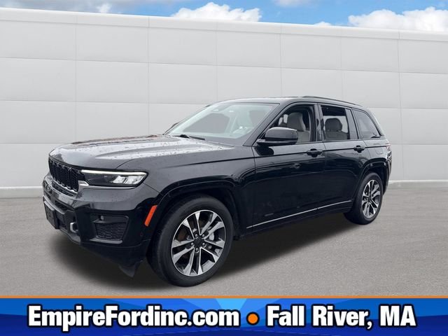 Used 2023 Diamond Black Jeep Overland image 1
