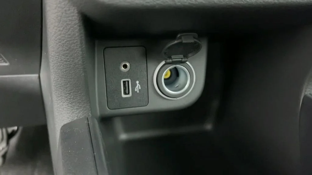 2025 Nissan KICKS PLAY Base - Photo 17