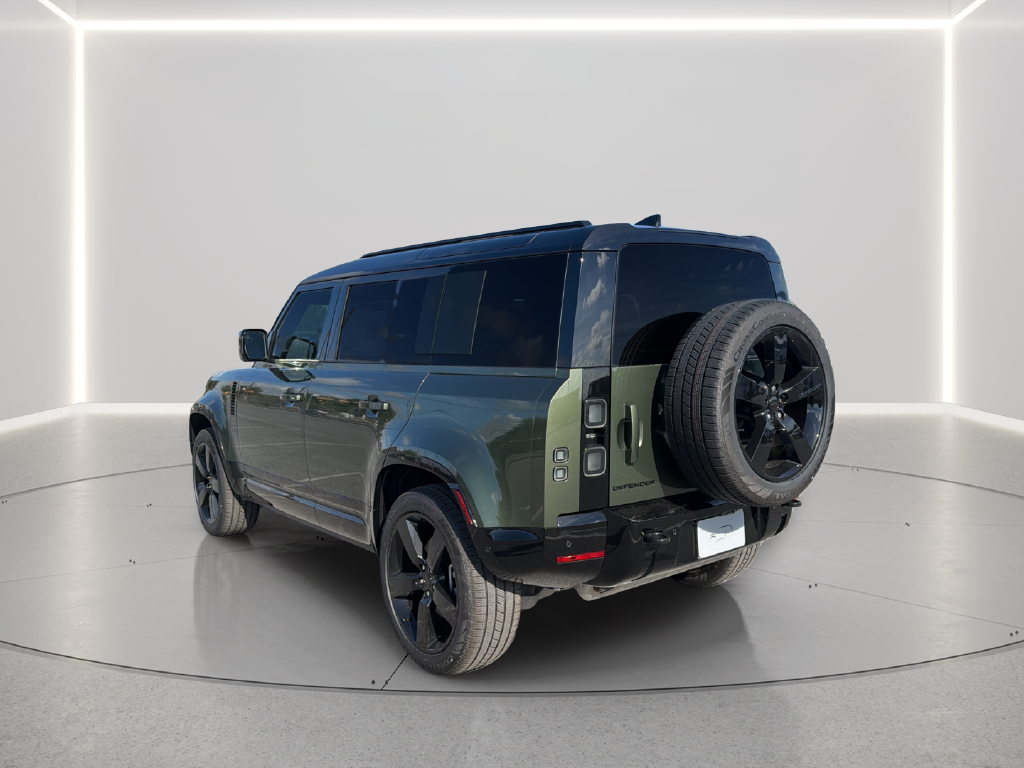 New 2026 Woolstone Green Land Rover X-Dynamic SE image 15