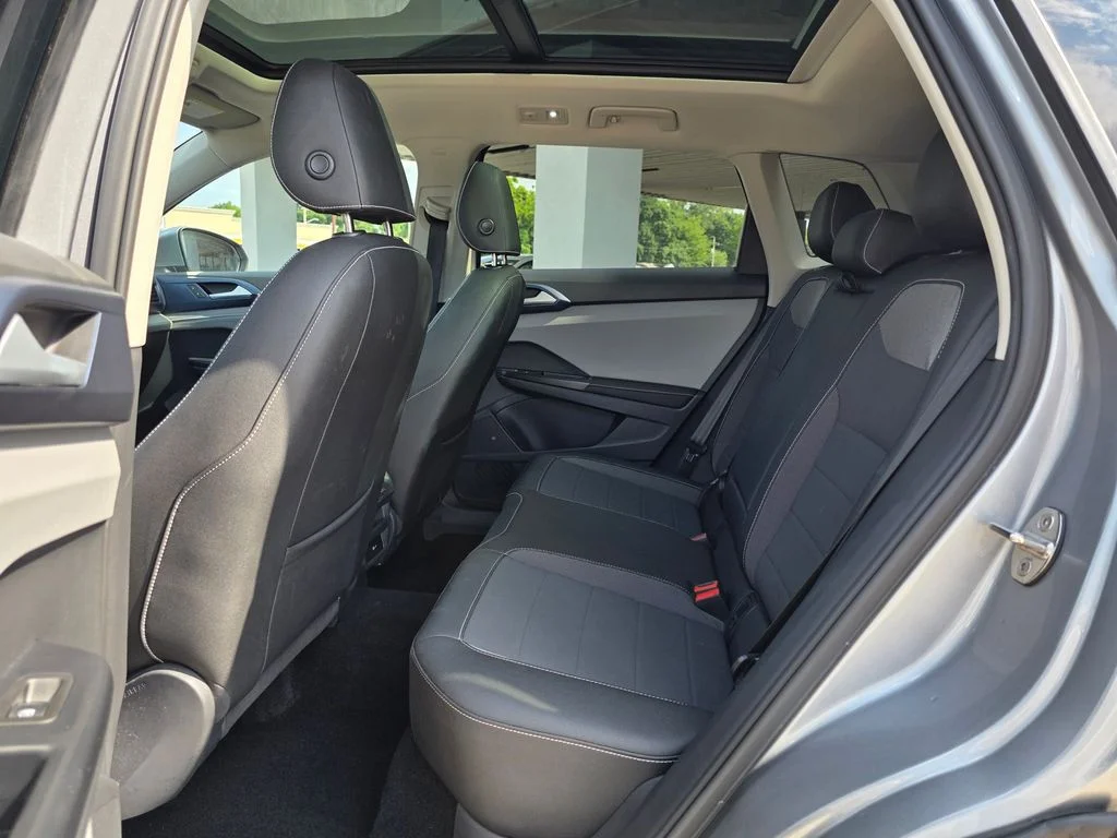 Used 2024 Silver Volkswagen 1.5T SE image 13