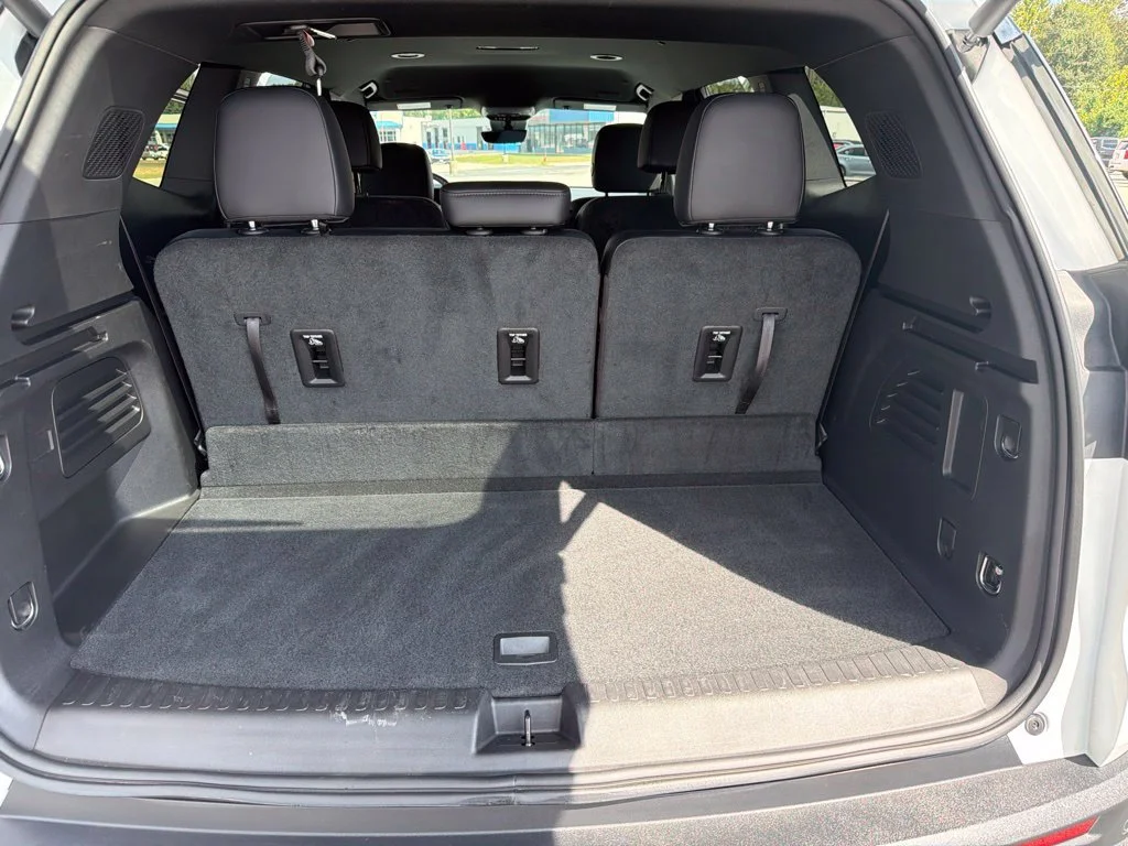 Used 2026 Summit White GMC Elevation image 34