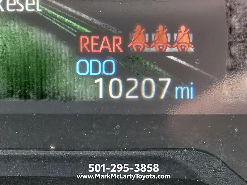 Used 2025 Magnetic Gray Metallic TOYOTA HYBRID XLE AWD image 27