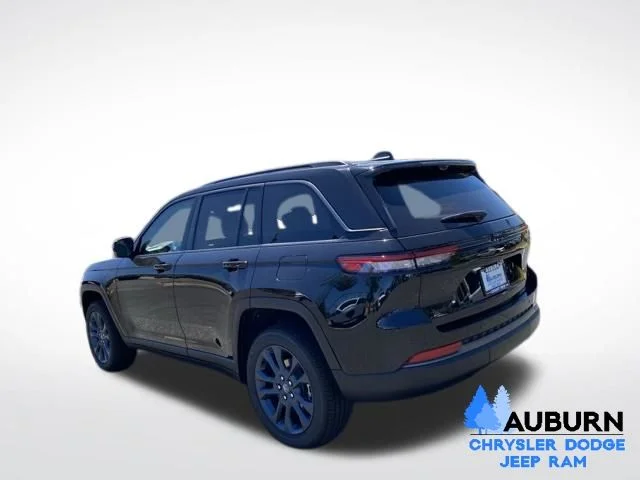 New 2026 Diamond Black Crystal Pearl-Coat Exterior Paint Jeep  image 5