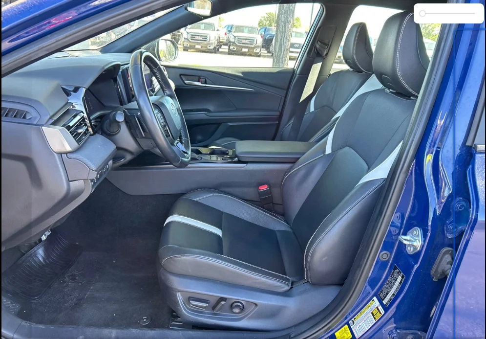Used 2025 Reservoir Blue Toyota SE image 3