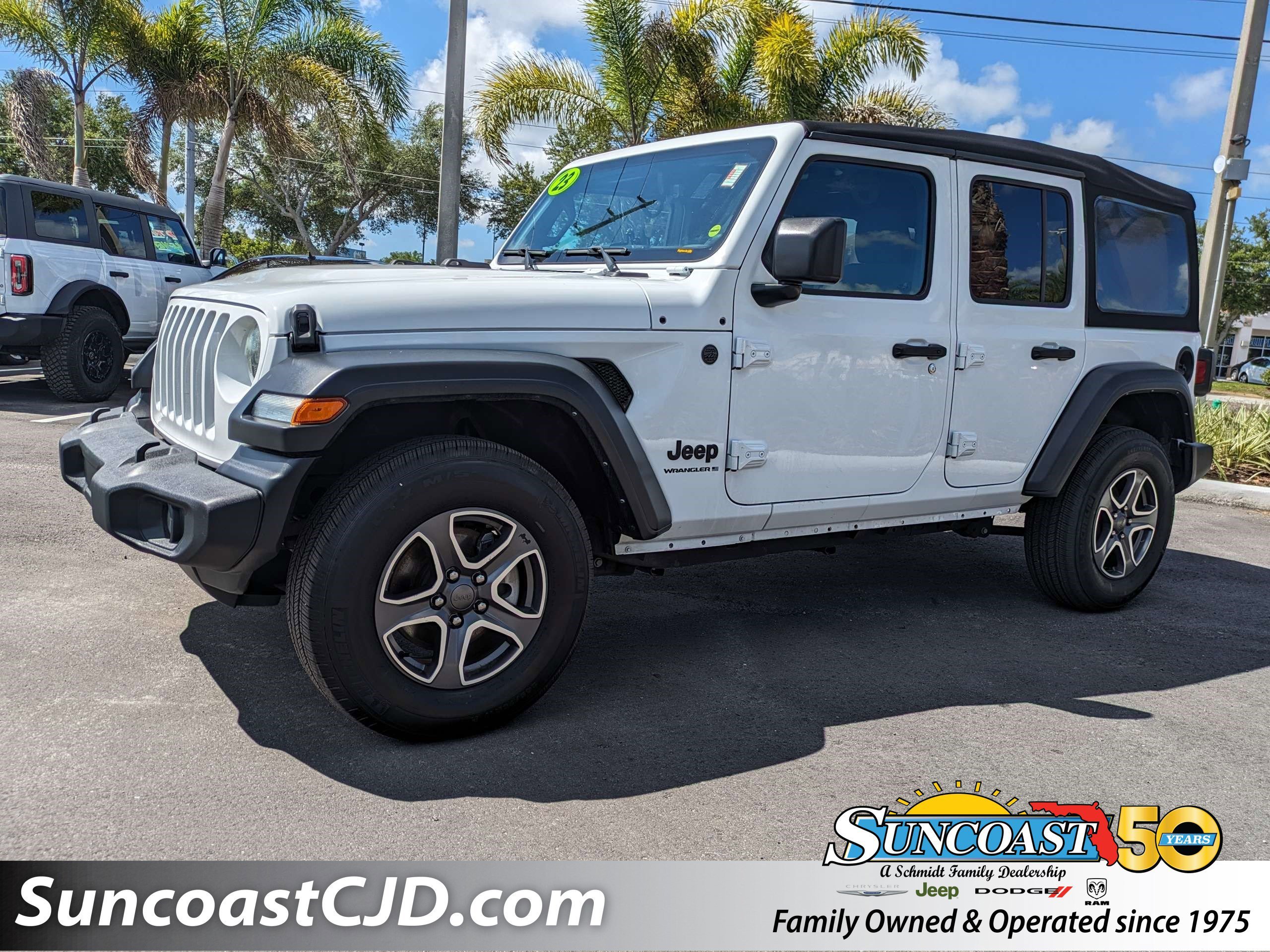 2023 Jeep Wrangler Sport S's photo