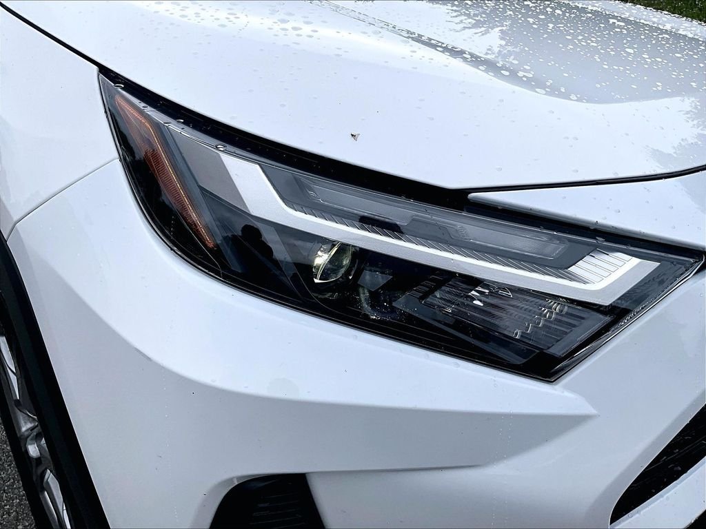 Used 2024 White Toyota XLE image 31