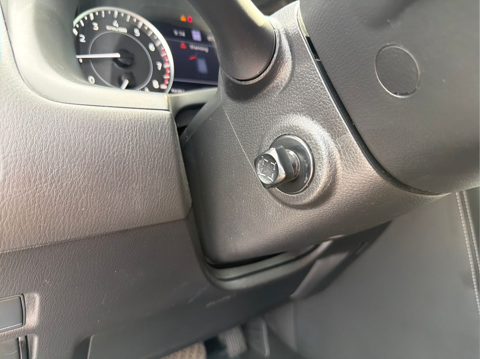 Used 2022 White Nissan Platinum image 16