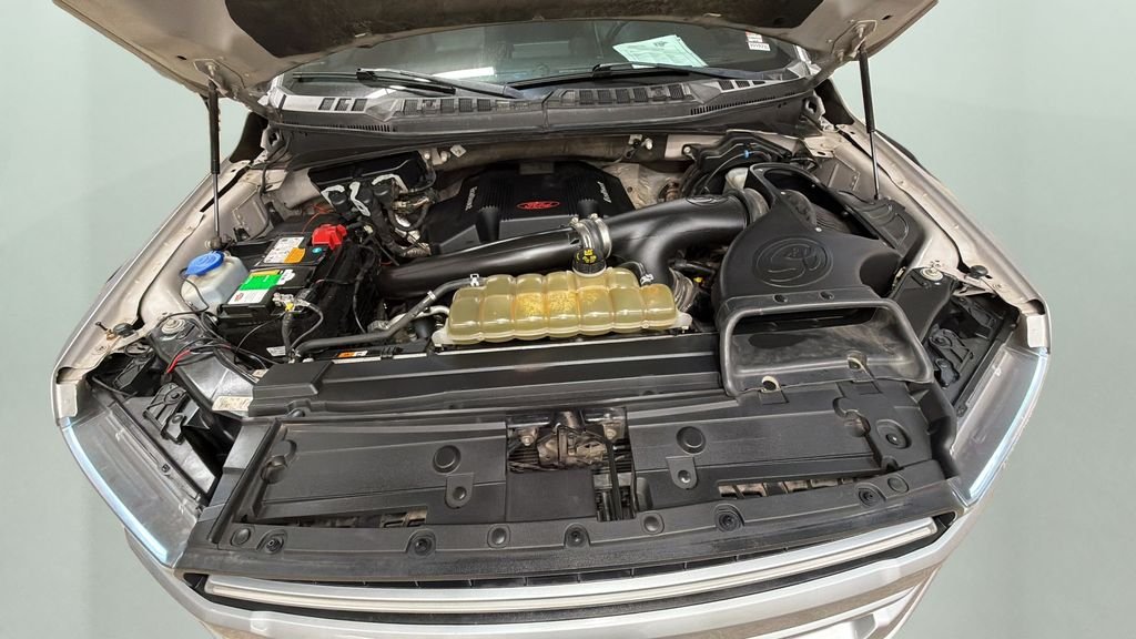 Used 2020 Silver Ford Lariat image 9