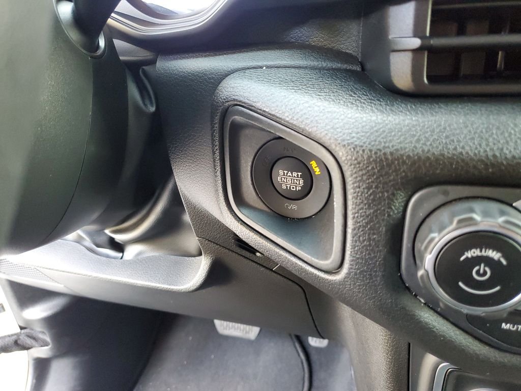 Used 2025 White Jeep Sport S image 20