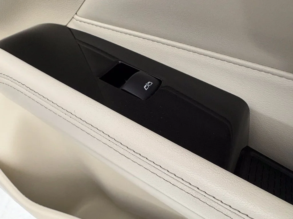 Used 2020 Blue Cadillac Luxury image 16