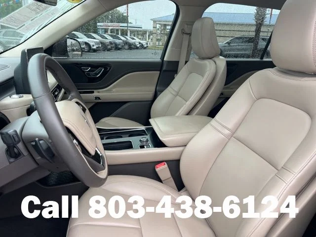 Used 2023 White Metallic Lincoln Standard image 7
