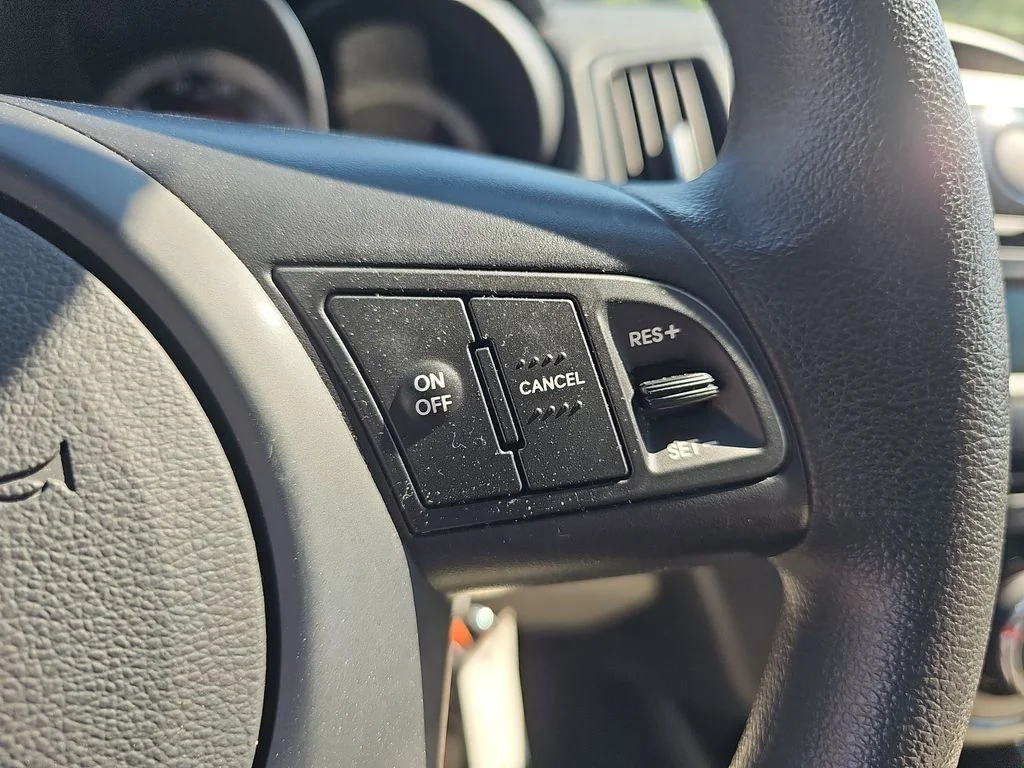Used 2013 Black Kia EX image 17