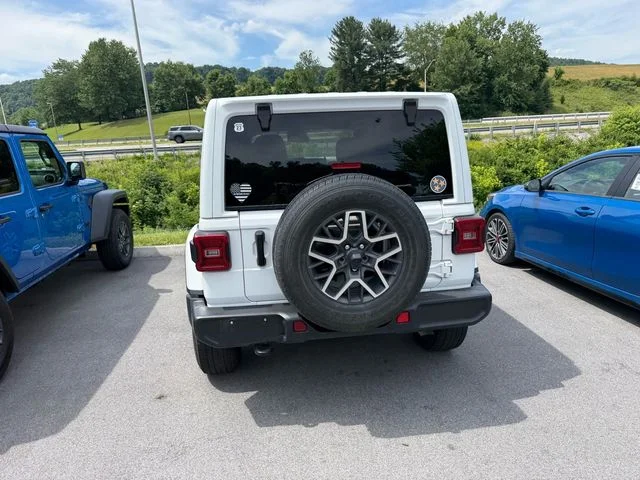 Used 2024 White Jeep Sahara image 17