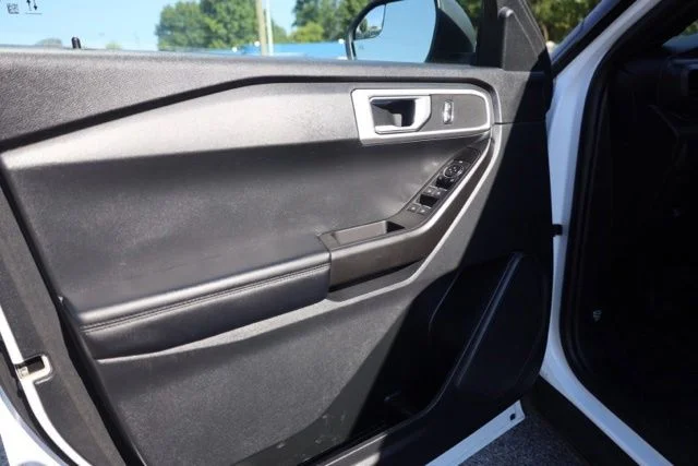 Used 2022 White Ford Base image 22