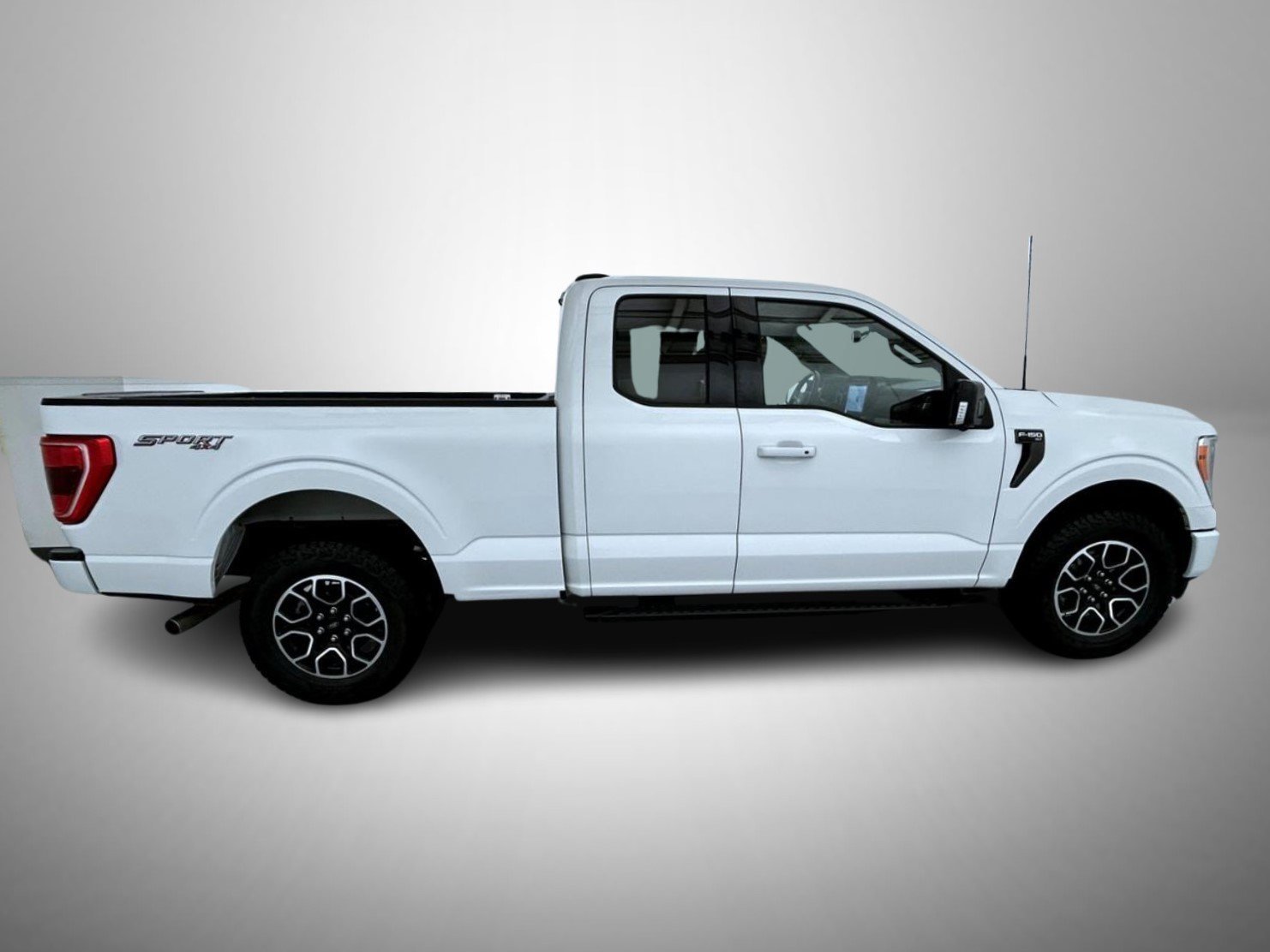 Used 2022 White Ford XLT image 4