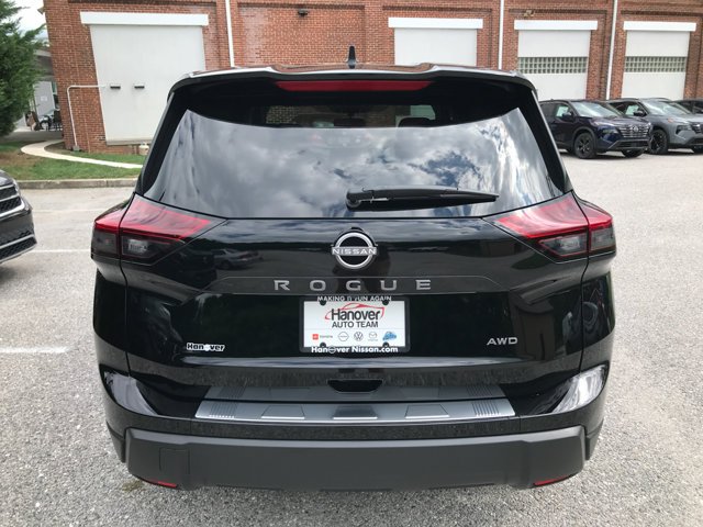 New 2026 Super Black Nissan SV image 5