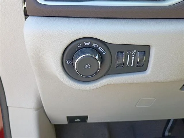 Used 2020 Velvet Red Pearl Coat Chrysler Launch Edition image 19