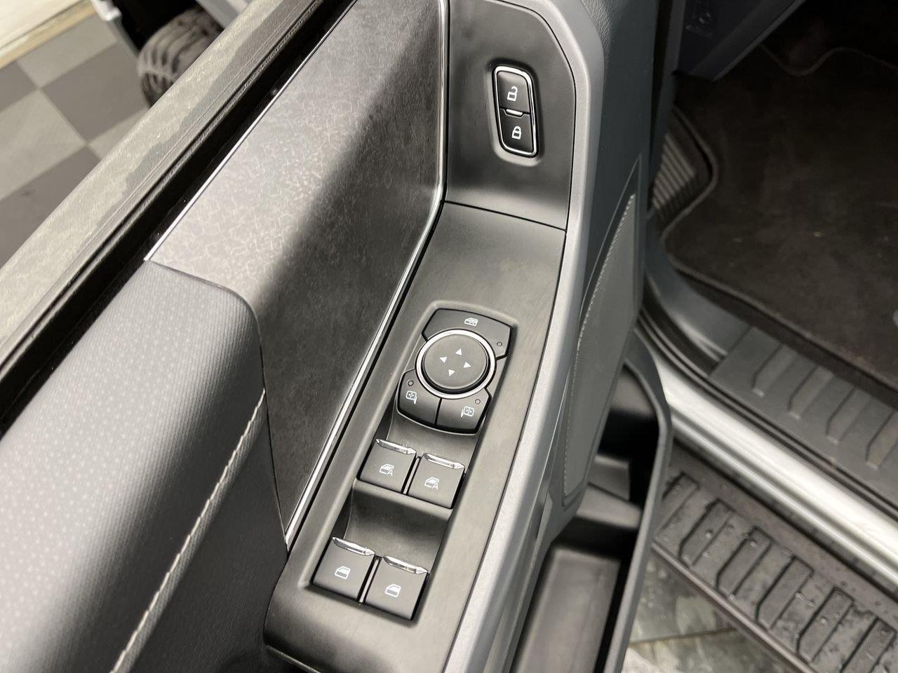 Used 2025 Iconic Silver Ford XLT image 10