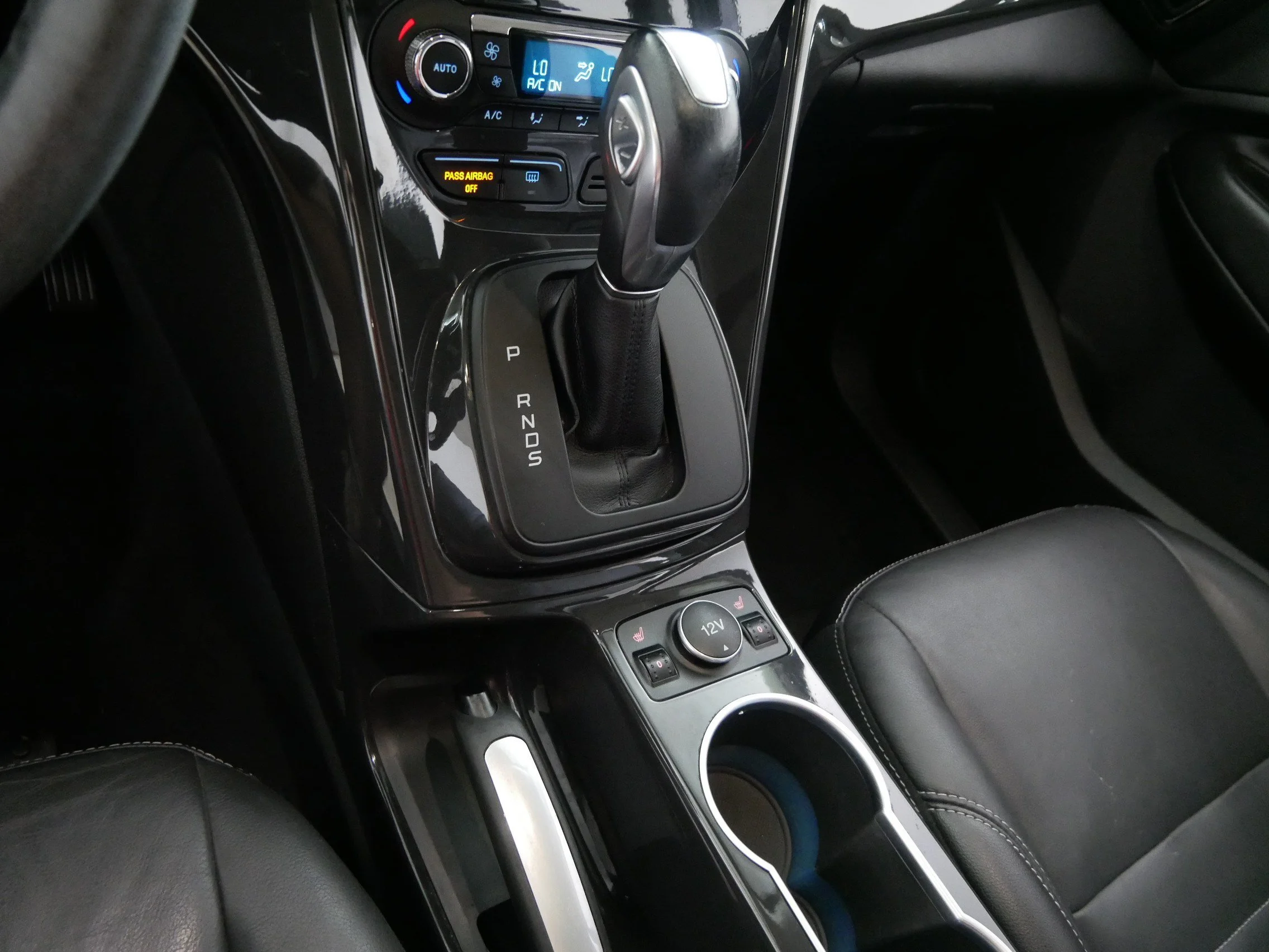 Used 2016 White Platinum Metallic Tri-Coat Ford Titanium image 24