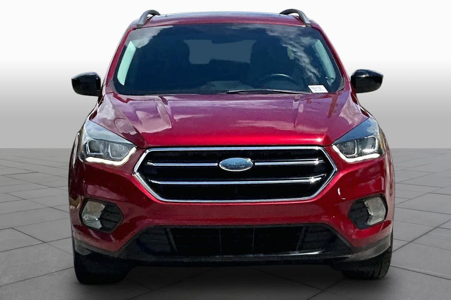 Used 2017 Ruby Red Metallic Tinted Clearcoat Ford SE image 4