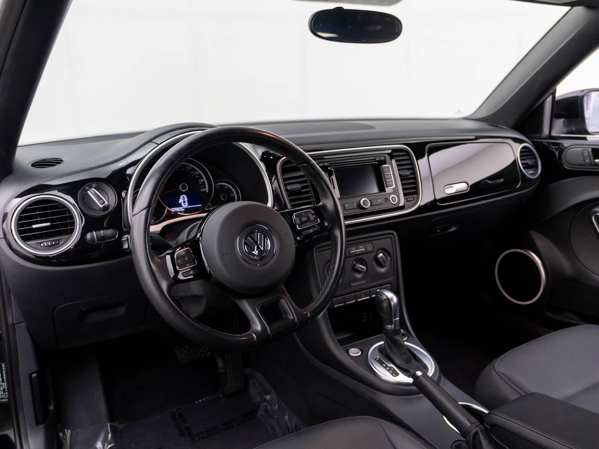 Used 2015 Black Volkswagen 1.8T image 10