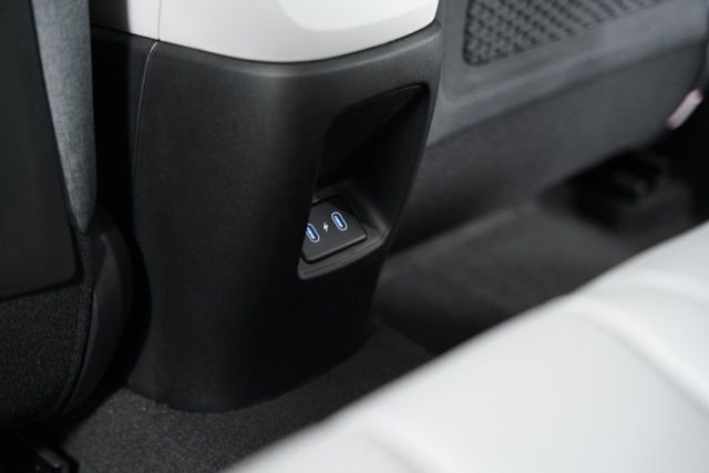 2025 Hyundai Elantra Limited - Photo 34
