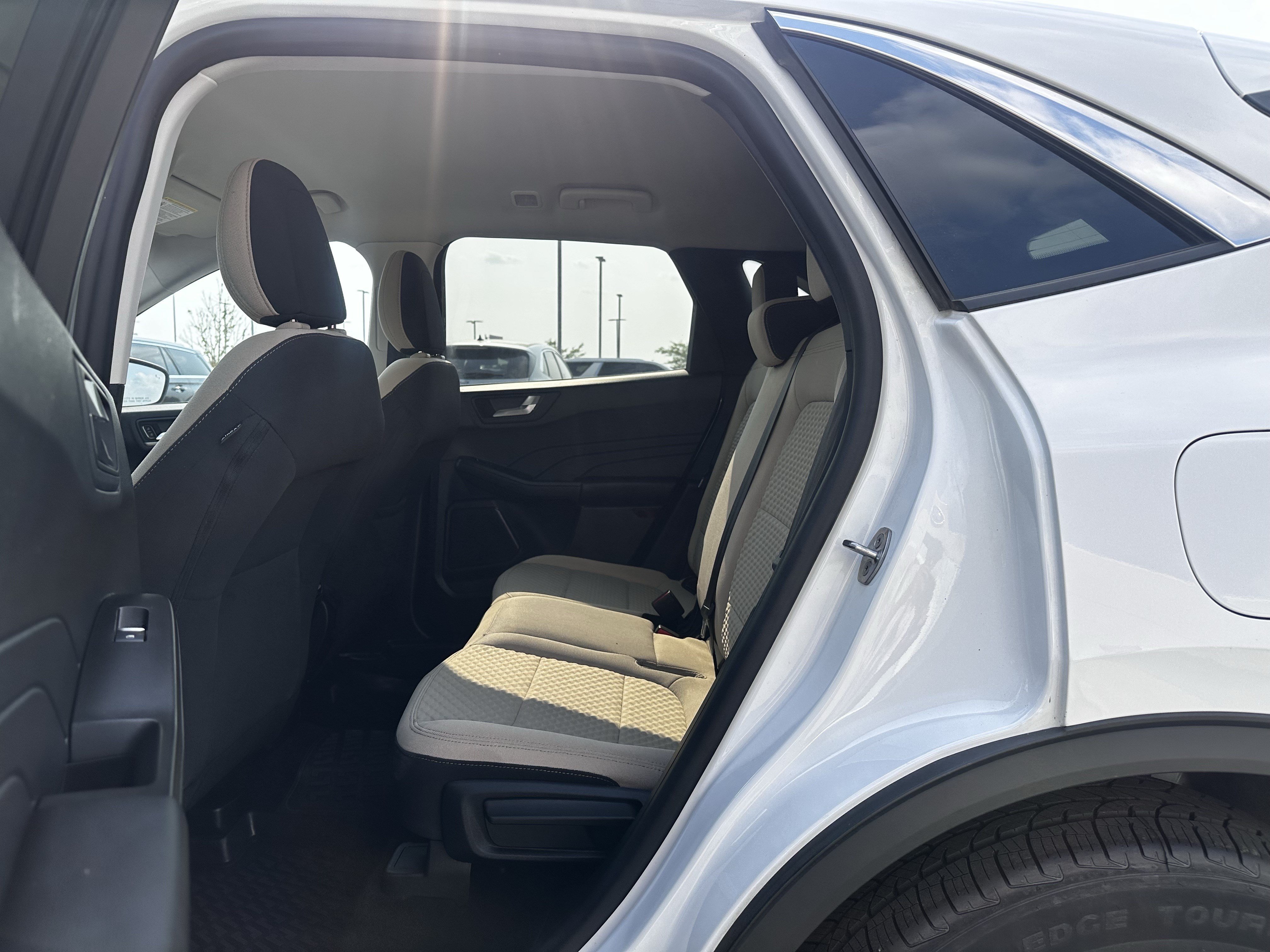 Certified Used 2021 Oxford White Ford SE image 19