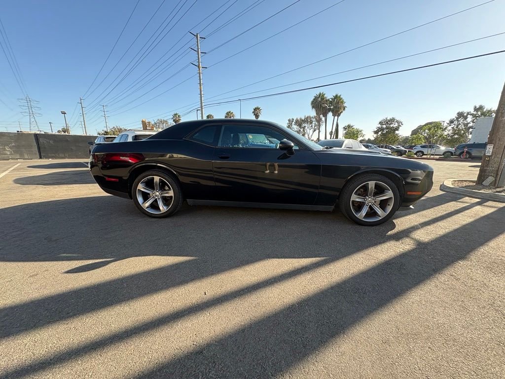 Used 2015 Pitch Black Clearcoat Dodge SXT image 6