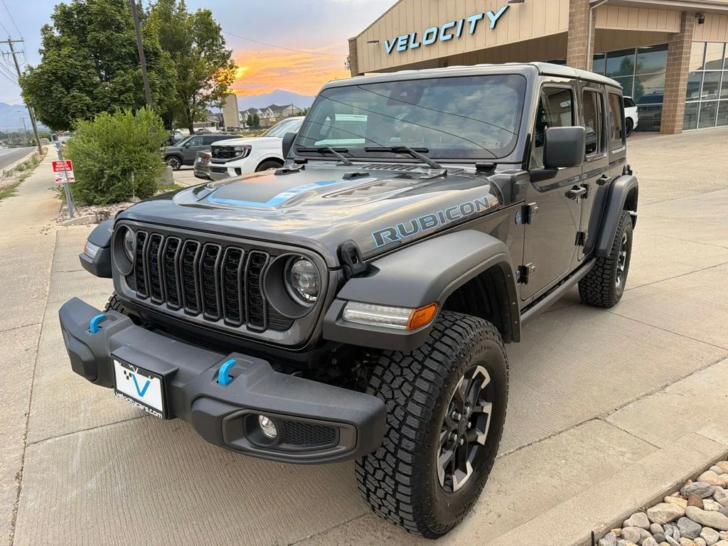 Used 2024 Gray Jeep Rubicon 4xe image 3